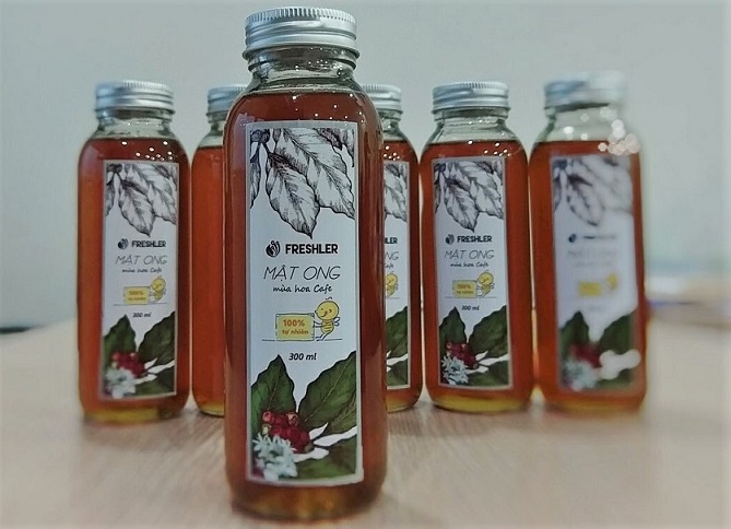 73. mat ong hoa cafe